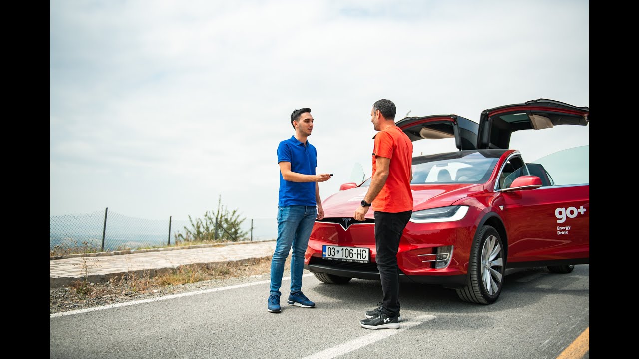 Fituesi i veturës Tesla Model X në lojën Go+