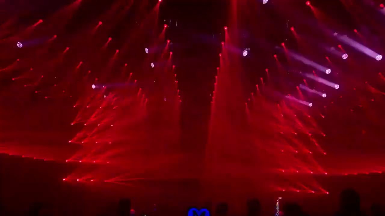 UN INTRO IMPRESIONANTE show de luces  DE UN CLUB EN BEIHAI CHINA