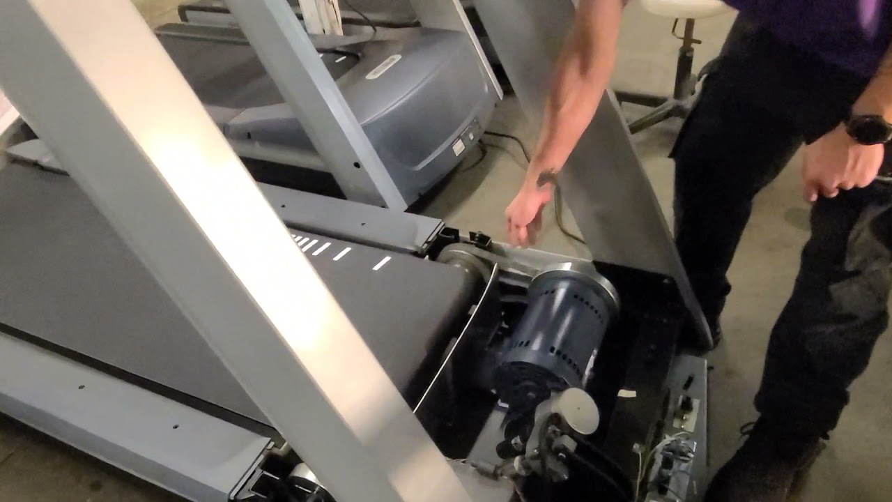 Как устранить громкий стук на беговой дорожке.