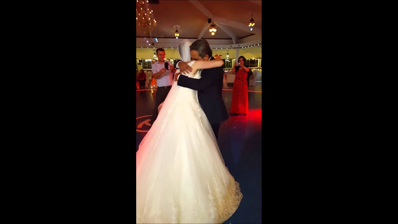 Güle Güle Güzel Kızım..Abi kardeşin duygusal dansı