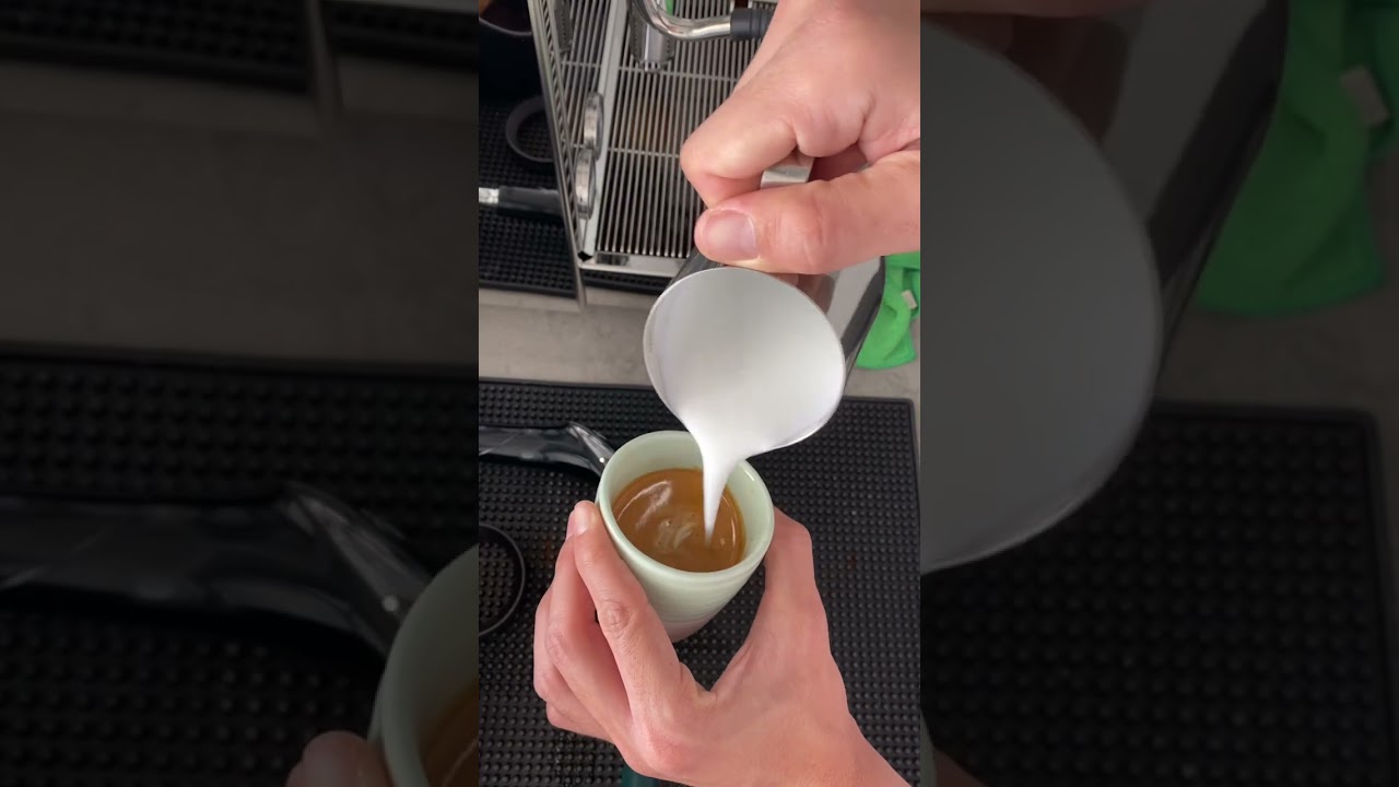 Practice latte art with me 🎨☕️ - day 4 - Dale Harris cup for the first time 😁