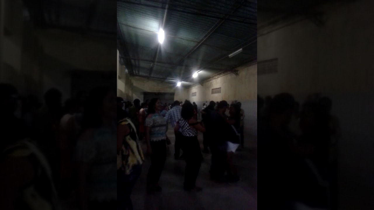 Forró no mercado, na tradicional festa de Reis de Brejào pé.