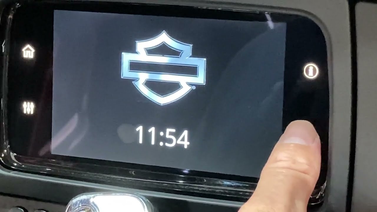 How to see outside temperature and compass direction on 2021 Harley Tri Glide Trike
