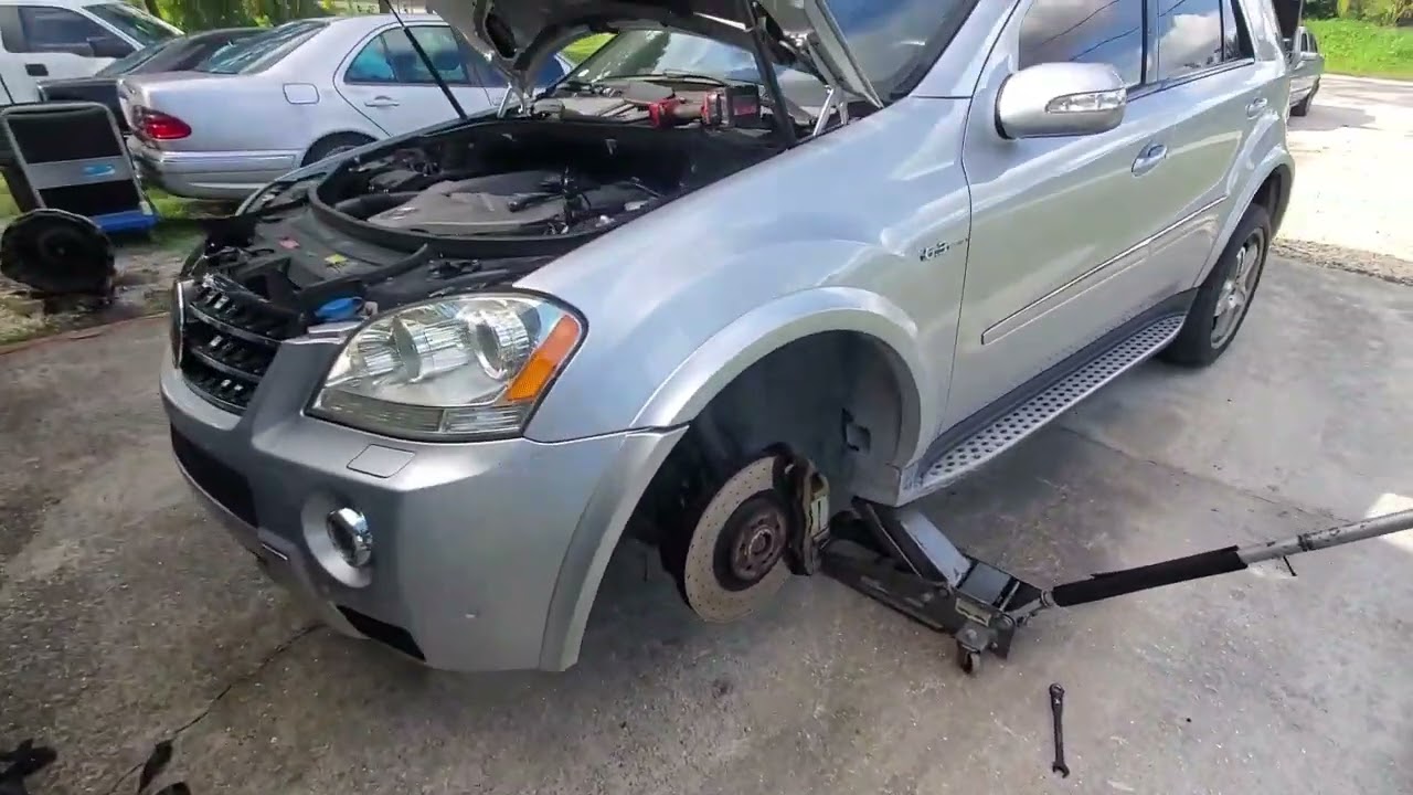 2007 Mercedes ML63 AMG. Замена переднего верхнего рычага подвески. Инструкция по замене с пневмат...