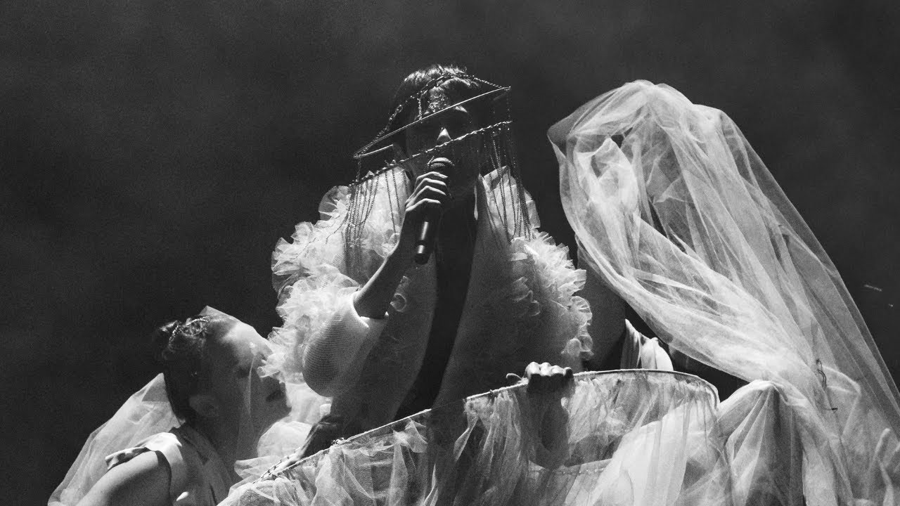 Snowapple Collective - She Ella (Official Live Video at Paradiso, Amsterdam)