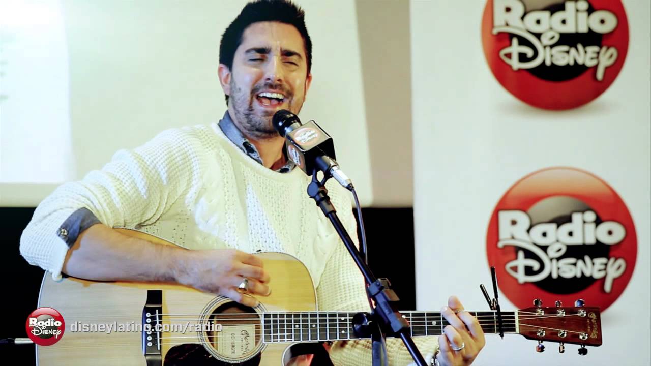 Alex Ubago: Ella vive en mi - Radio Disney