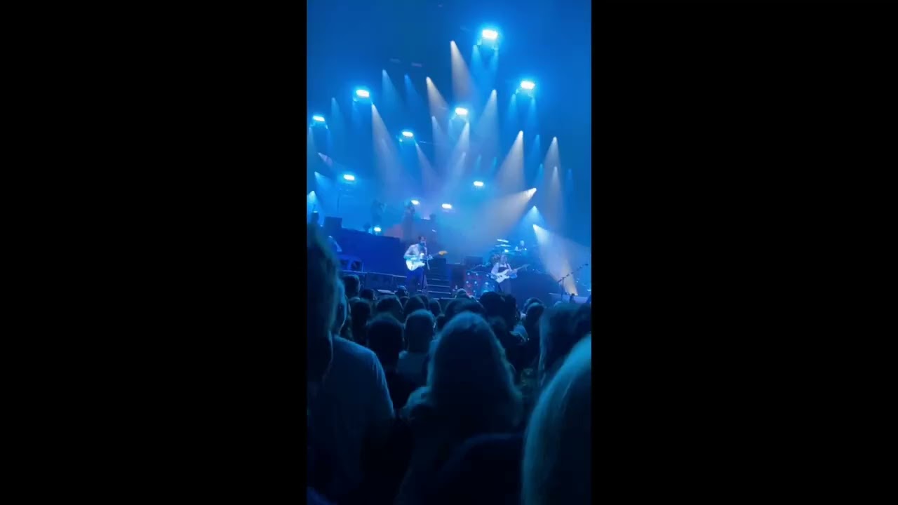 Biffy Clyro - Living Is a Problem Because Everything Dies. Live in Paris. FR. L'Olympia. 1 Feb. 2026