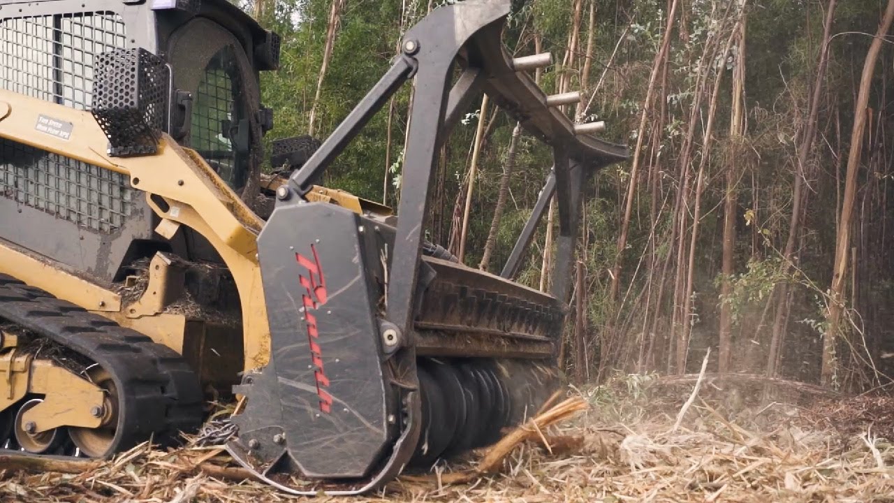 Finanzauto | Minicargadora Cat® 289D3 con Desbrozadora Prinoth 450 para Forestal Santomé