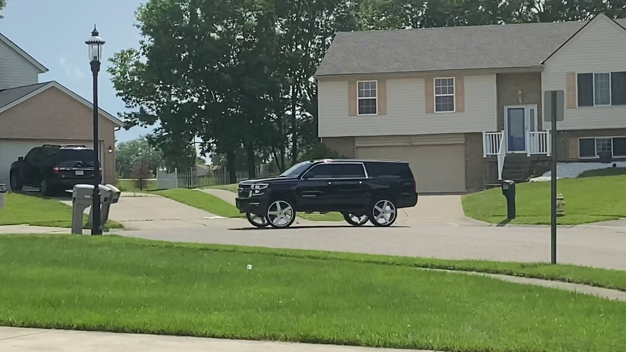 2015 Chevrolet Suburban Lifted 28” Wheels Tires