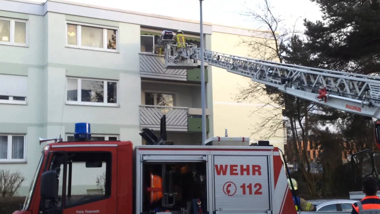 Feuerwehr Tuttlingen - Einsatz: Drehleiter unterst&uuml;tzt DRK