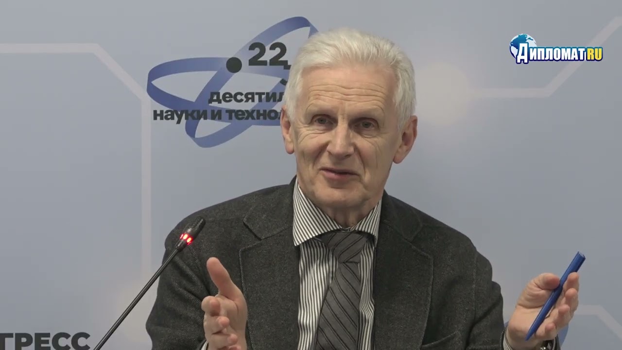 «Даже на бургер нужны ресурсы»: Фурсенко объяснил, почему студентам могут урезать стипендии