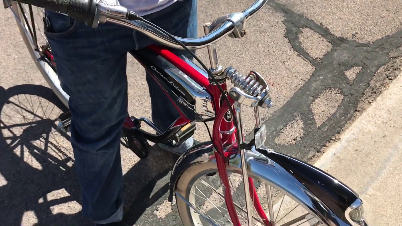 FOR SALE: Schwinn Cruiser Deluxe 7