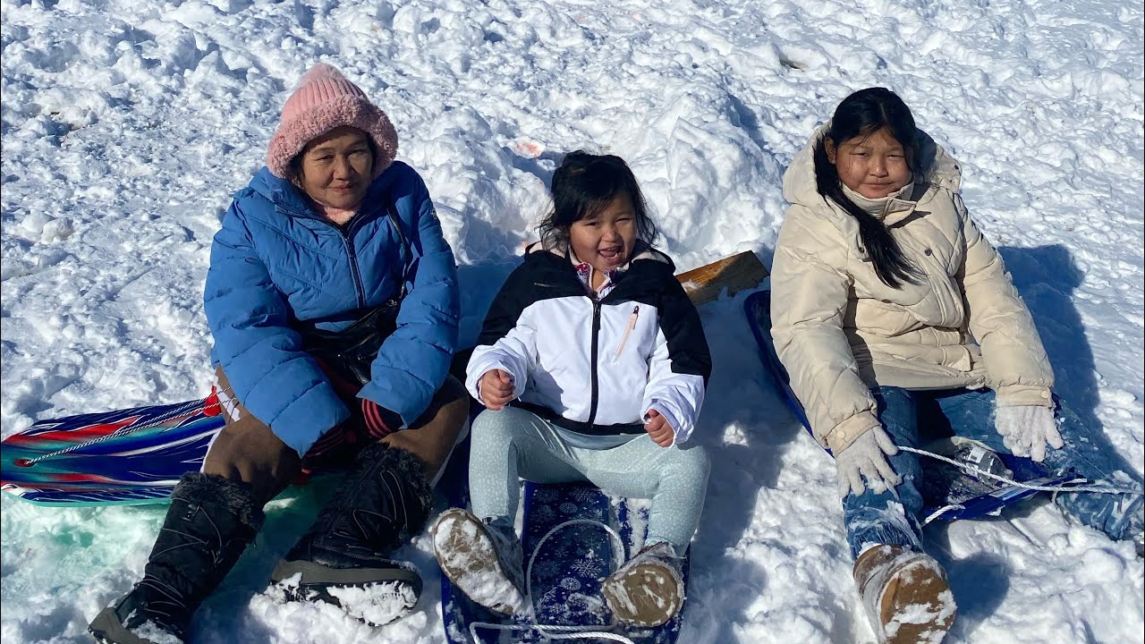 Say’s family having fun with snow today❄️☺️