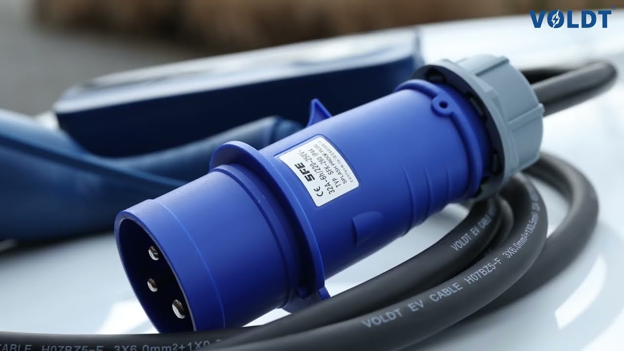 Laden &uuml;ber eine 1-phasige CEE-Steckdose | Voldt&reg; Typ 2 Ladekabel 3,7 kW / 7,4 kW