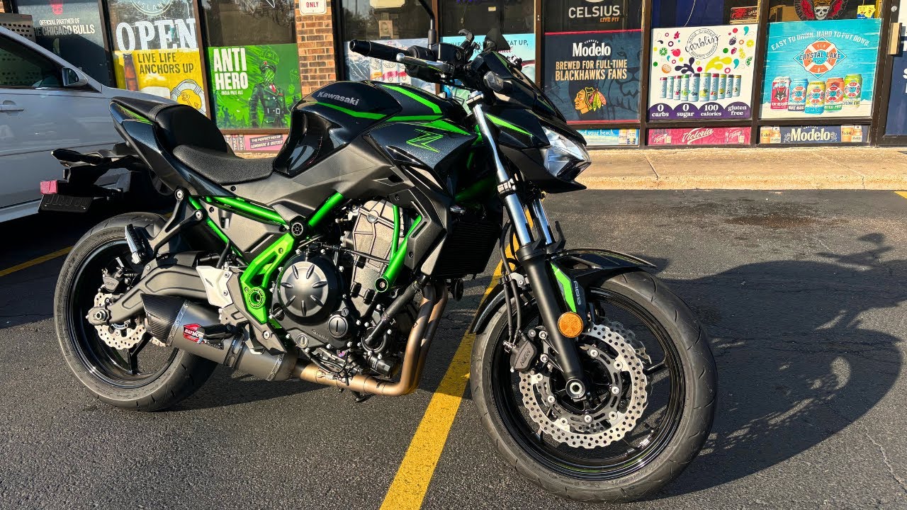 Еду в винный магазин на своем Kawasaki Z650!
