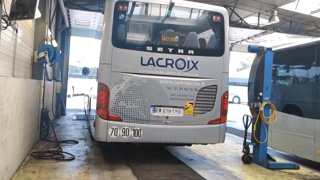 (Cars Lacroix) démarrage moteur d'un setra 417 UL (19 avril 2023)