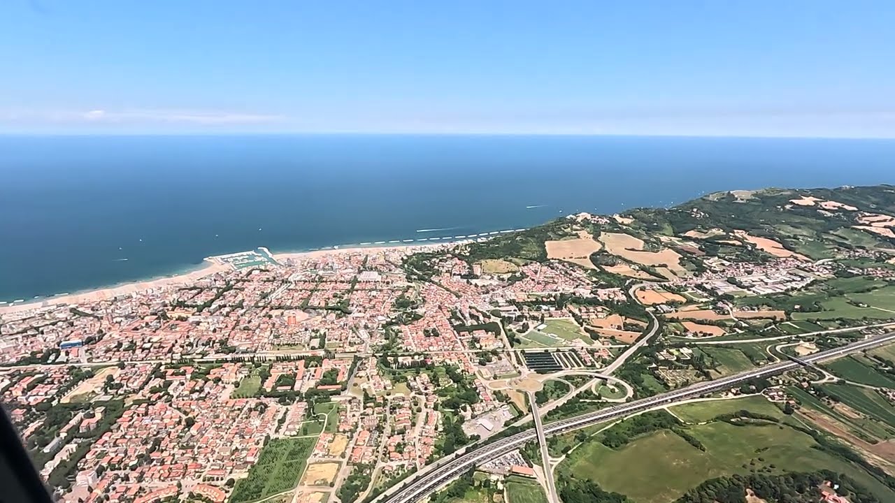 Landing|Aeroporto Internazionale di Rimini e San Marino Federico Fellini Rimini Airport|2024.06.16.