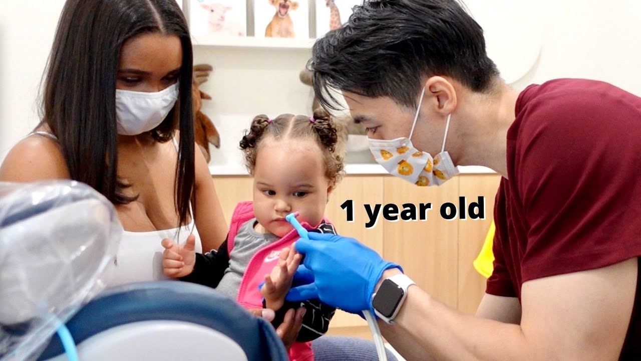 Child's first dental visit - how to ease and what to expect [Pediatric Dentist]