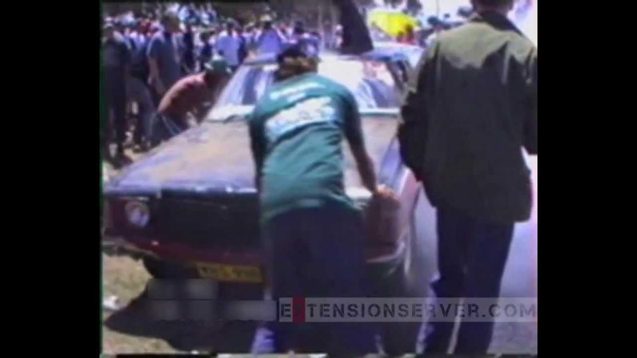 The old Bathurst 1000 Smoke alley - crowd assisted HZ Burnouts