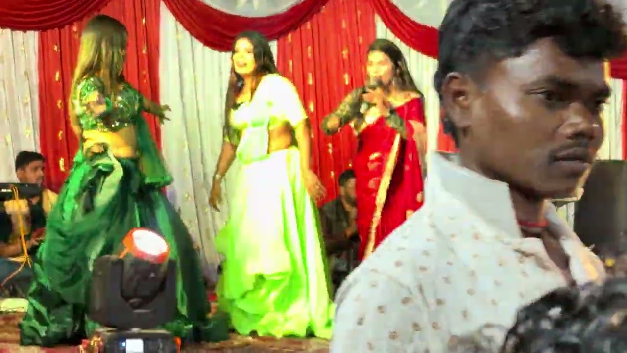 #Holi। गोरिया कइके सिंगार अंगना मे पिसेली हरदिया। #Khushbusingh। Goriya Kaike Singar। Stage Show।