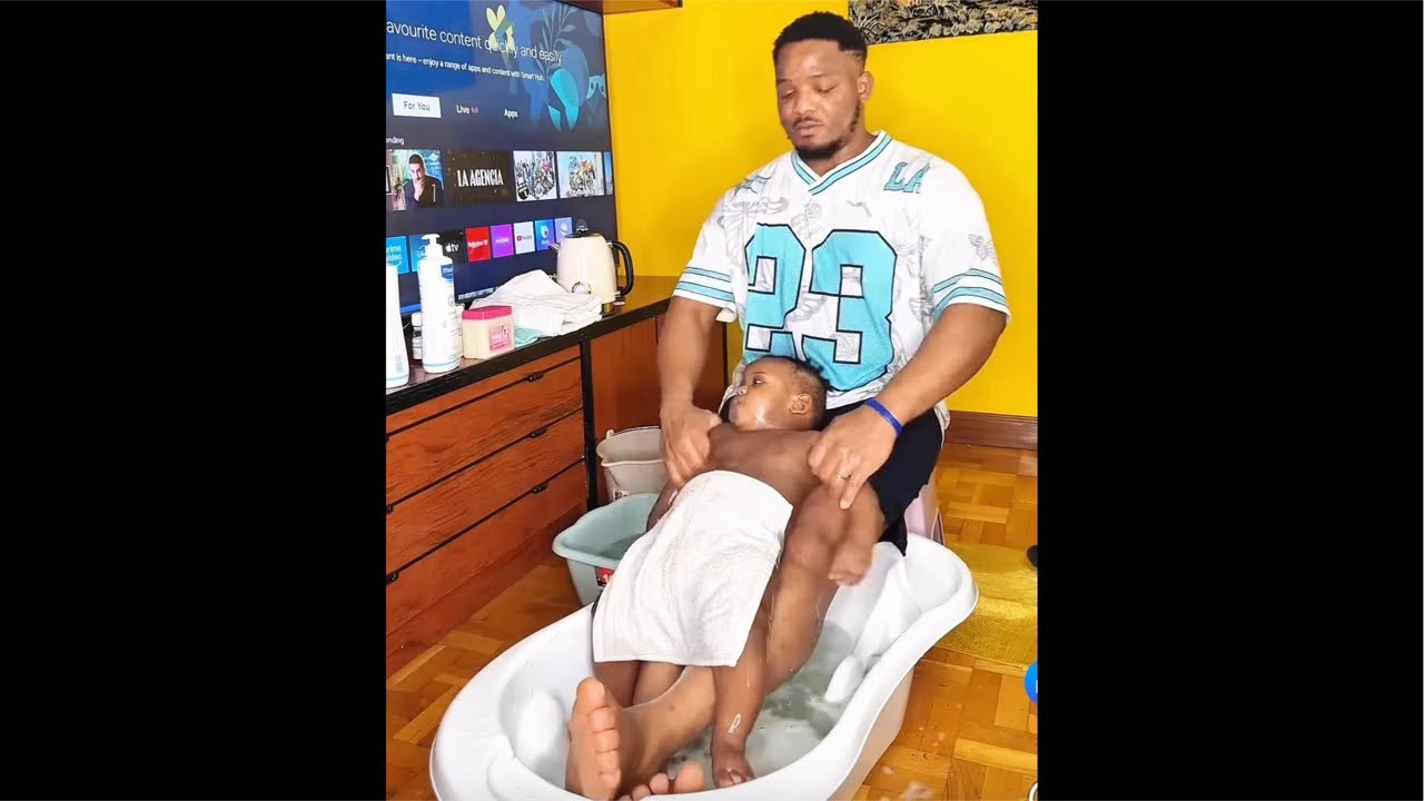 🎉 LIVE: Bath Time with Edric & Dad — A Heartwarming Family Moment! 🛁