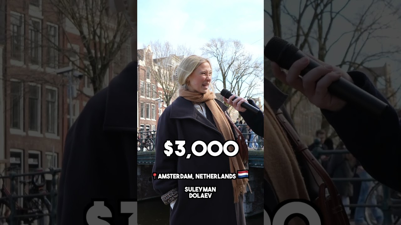 Она зарабатывает 100 000 долларов, живя в Амстердаме.
