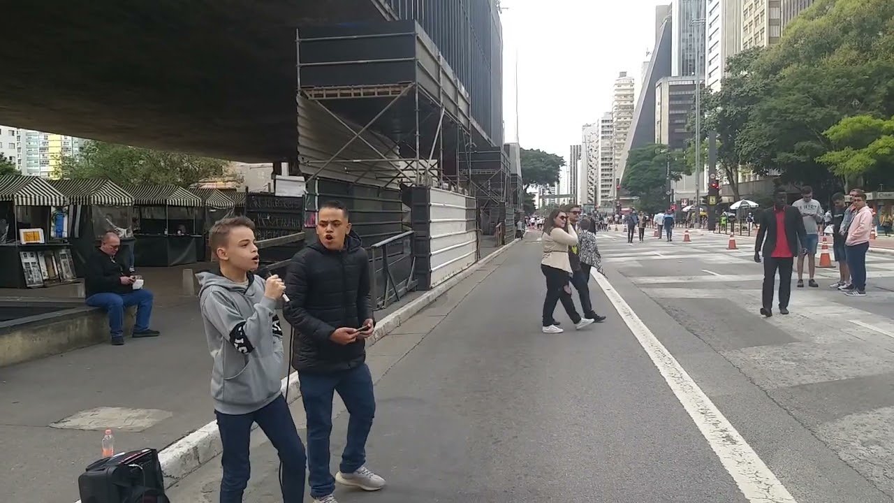 João Vitor ota  Davi ota e Leandro Silva Av  Paulista couver