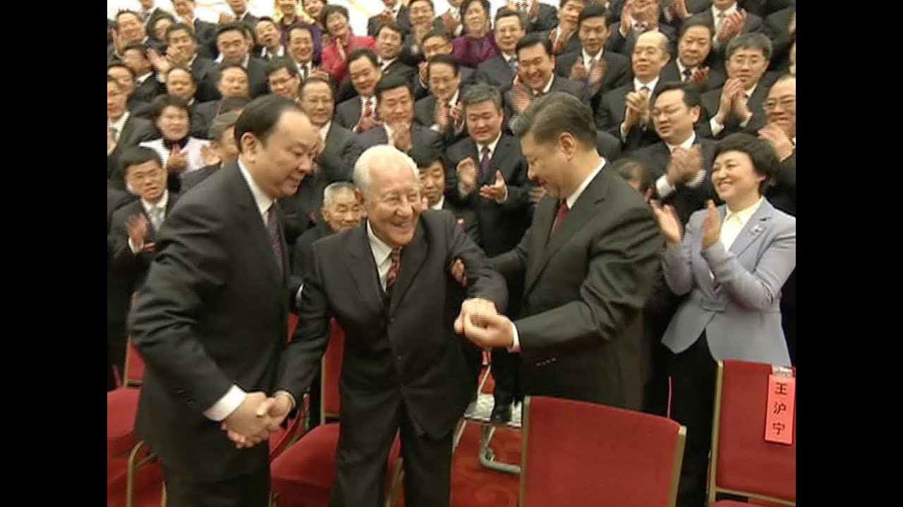 Xi Shows Great Respect for Elderly