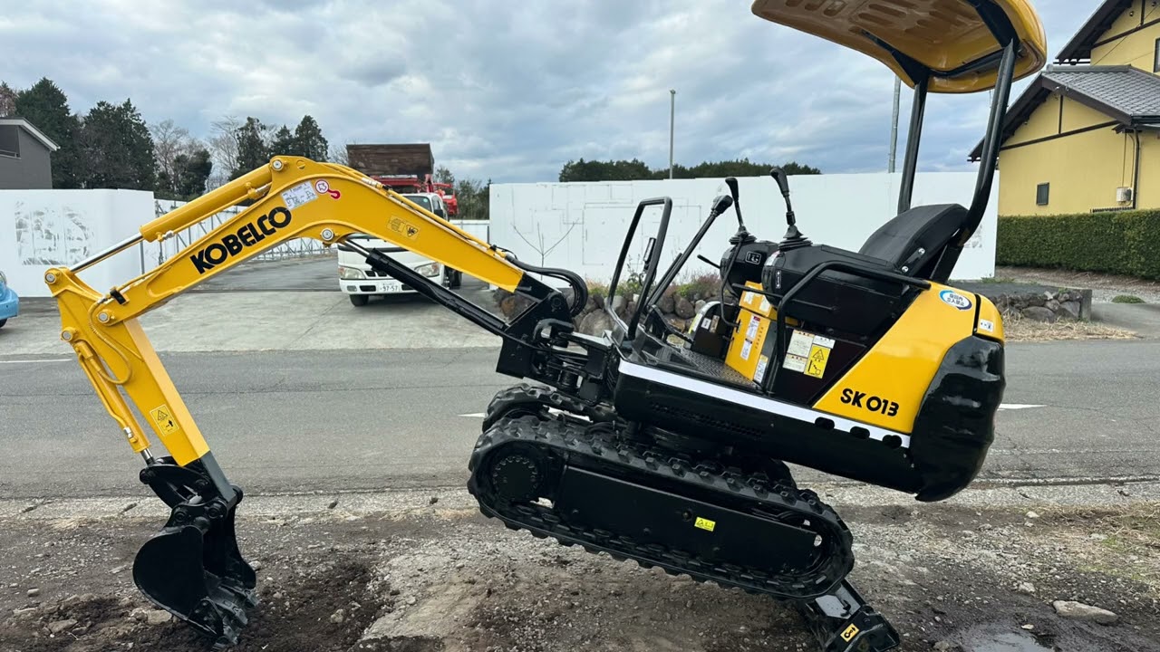Kobelco SK013