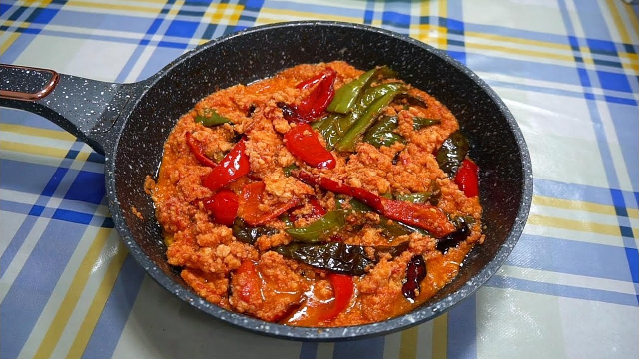 Sekreti i fërgesës tradicionale me gjizë, speca dhe domate