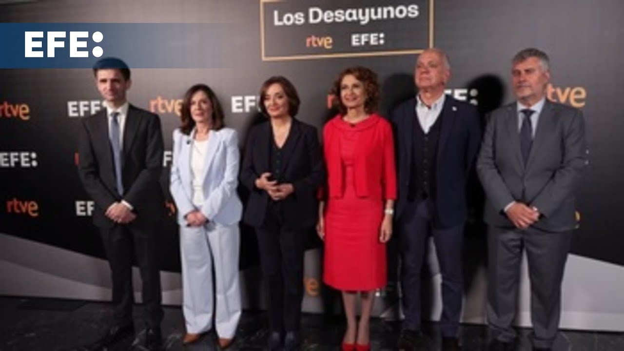 La vicepresidenta María Jesús Montero inaugura 'Los Desayunos' de RTVE y EFE