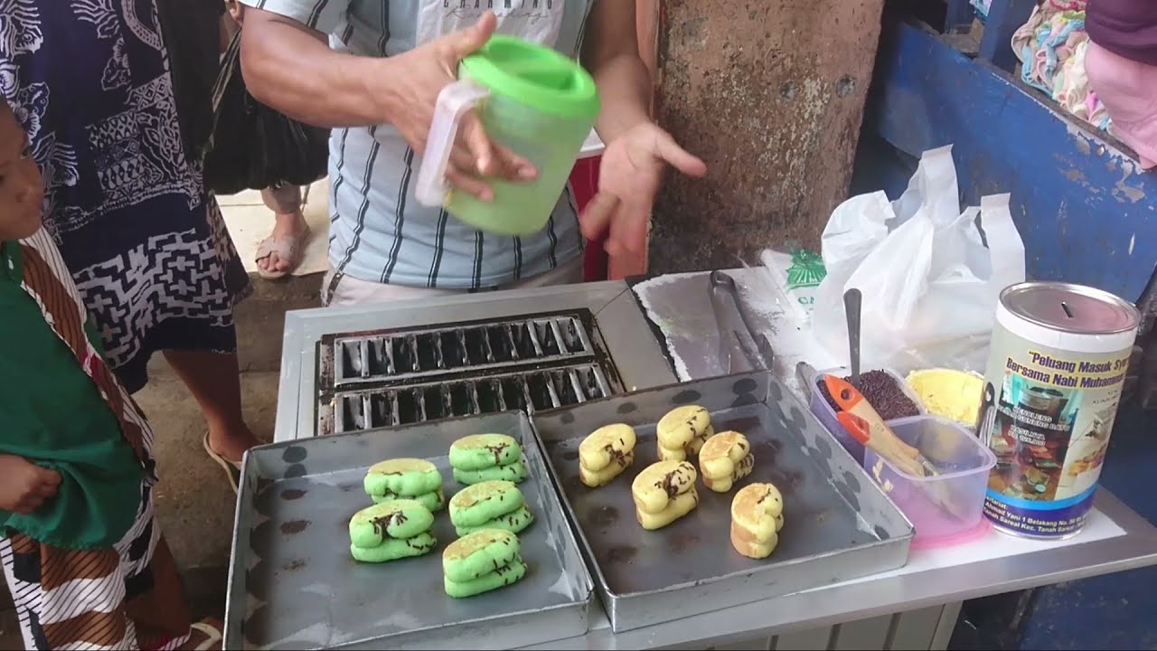 KUE PUKIS PASAR GUNUNG BATU BOGOR, YANG BELI BANYAK BANGET #jajananpasar #kuetradisional