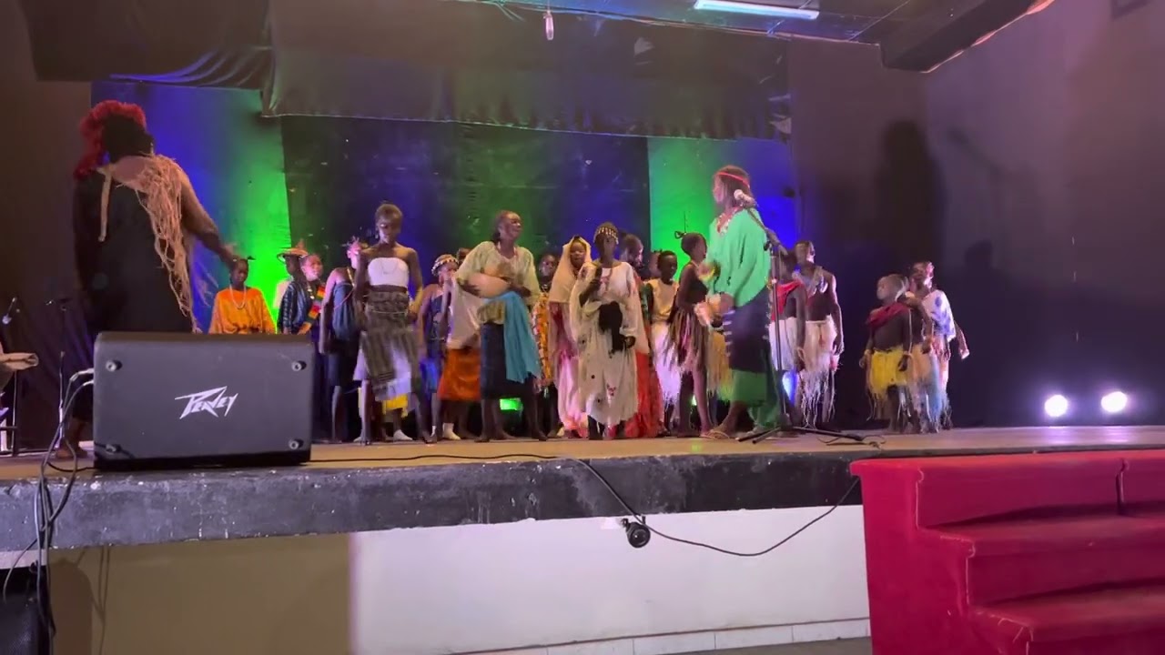 Spectacle des enfants de K&euml;r Leyti Centre C Blaise Senghor