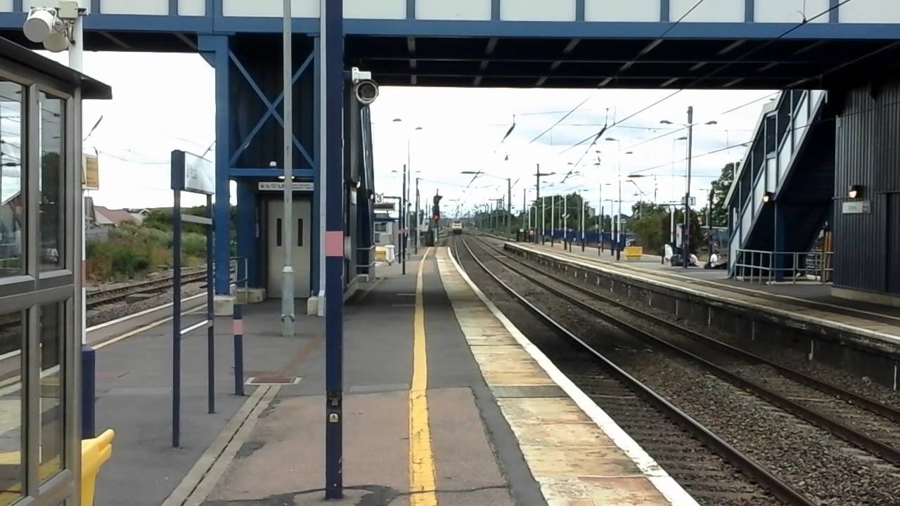 Trains at: St Neots, ECML, 10/08/15