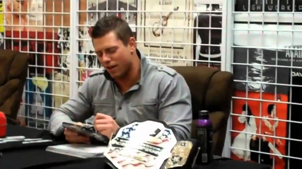 WWE's THE MIZ at an autograph signing in St. Charles,MO 9/18