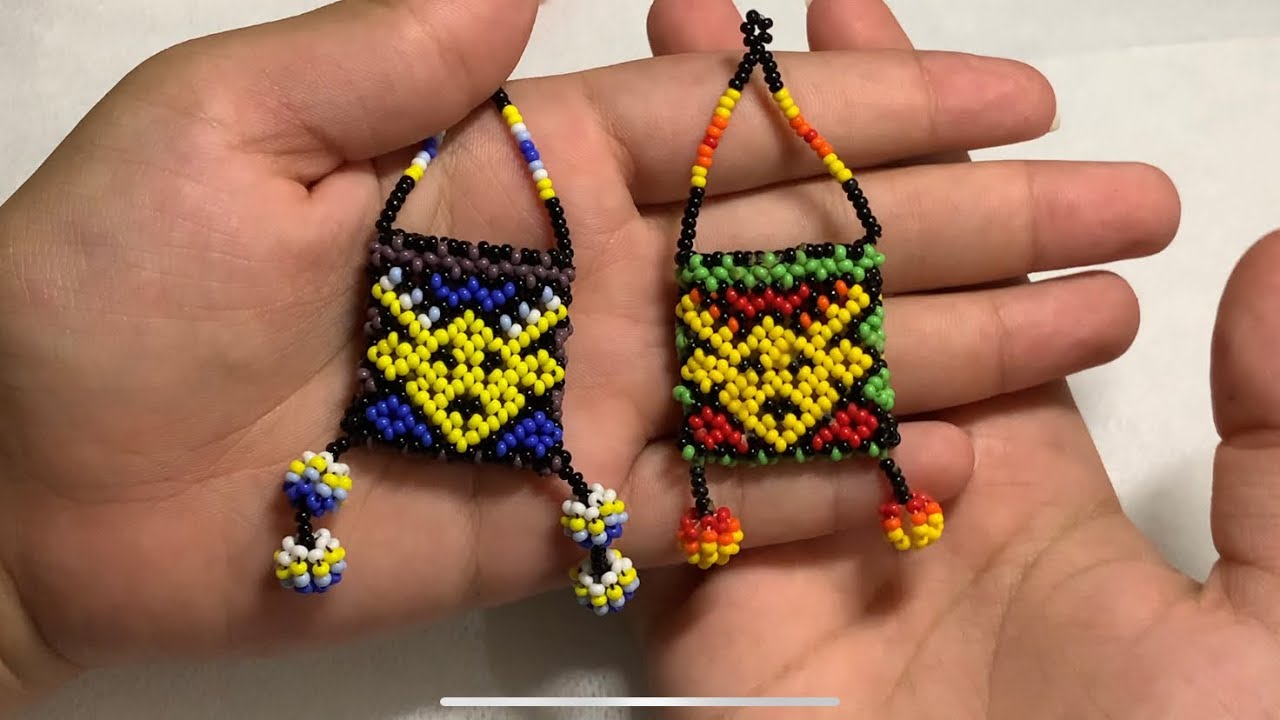 LLAVERO BOLSITA EN MOSTACILLAS HUICHOL DISEÑO VENADO PASO A PASO