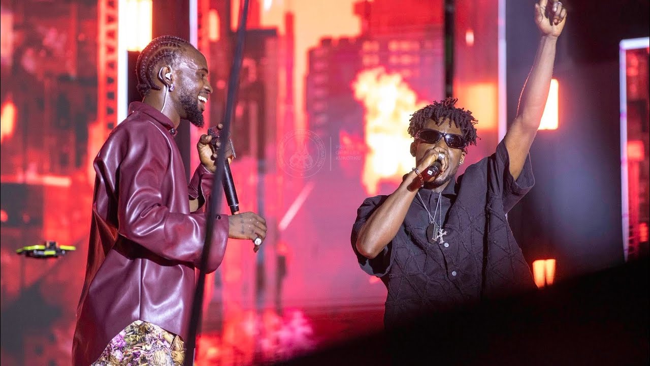 Historic🔥KiDi performs lomo lomo with Black Sherif at Zaama Disco 2025,as Legon Girls into a frenzy 