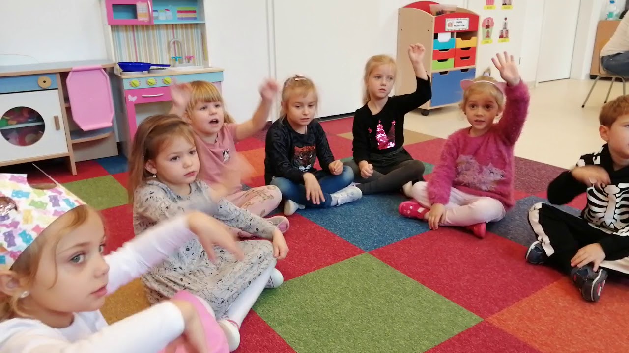 Rytmika. Idzie lasem Pani Jesień