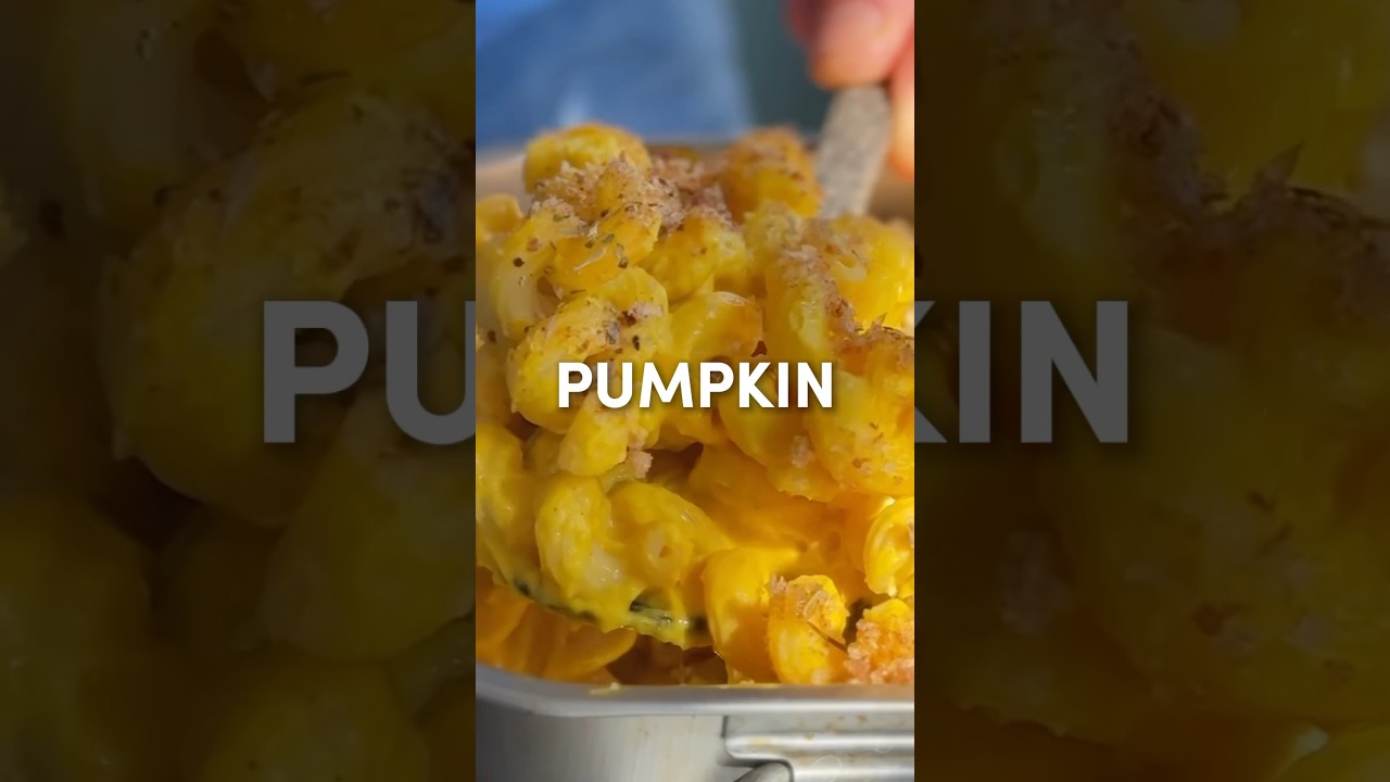 Pumpkin Mac & Cheese 🎃 A healthier, lower fat twist on a classic! New Cookbook PREORDER NOW 🙌