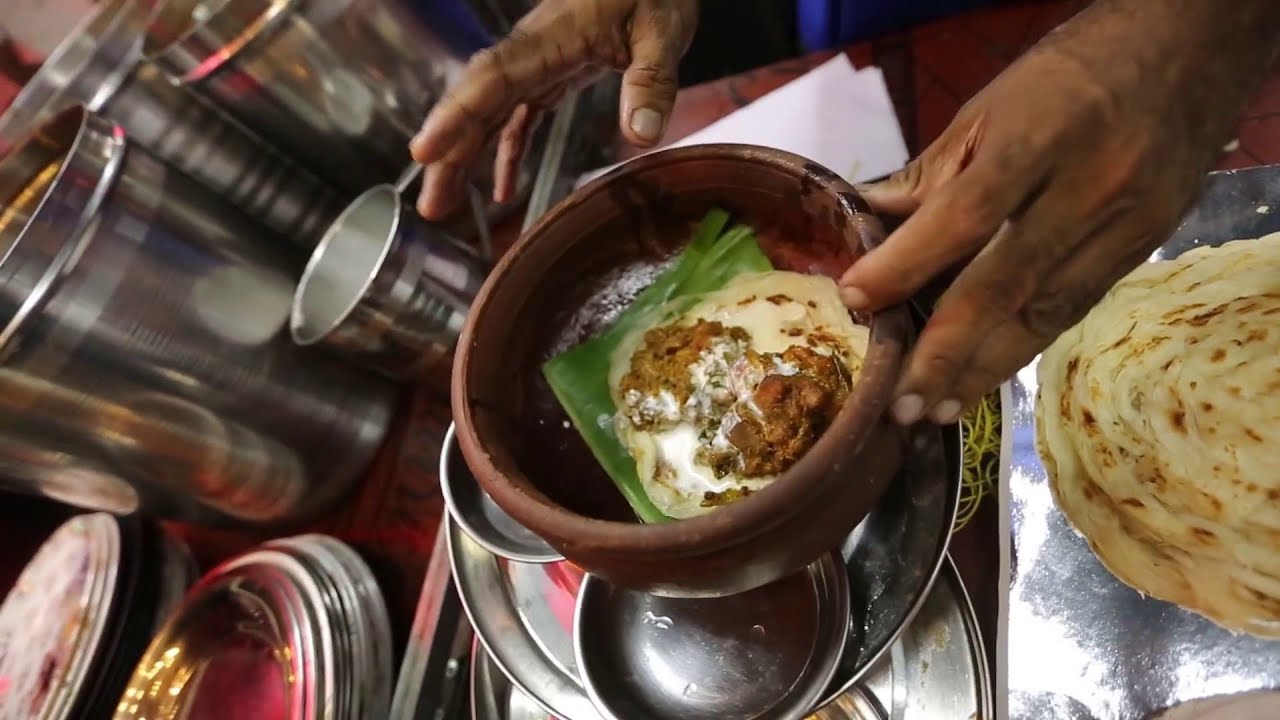 30 തരം പൊറോട്ടയും നൂറോളം ദോശകളും ഇത്തിരി മാജിക്കും- സ്ട്രീറ്റ് ഫുഡ് പ്രേമികളുടെ സ്വർഗ്ഗം!