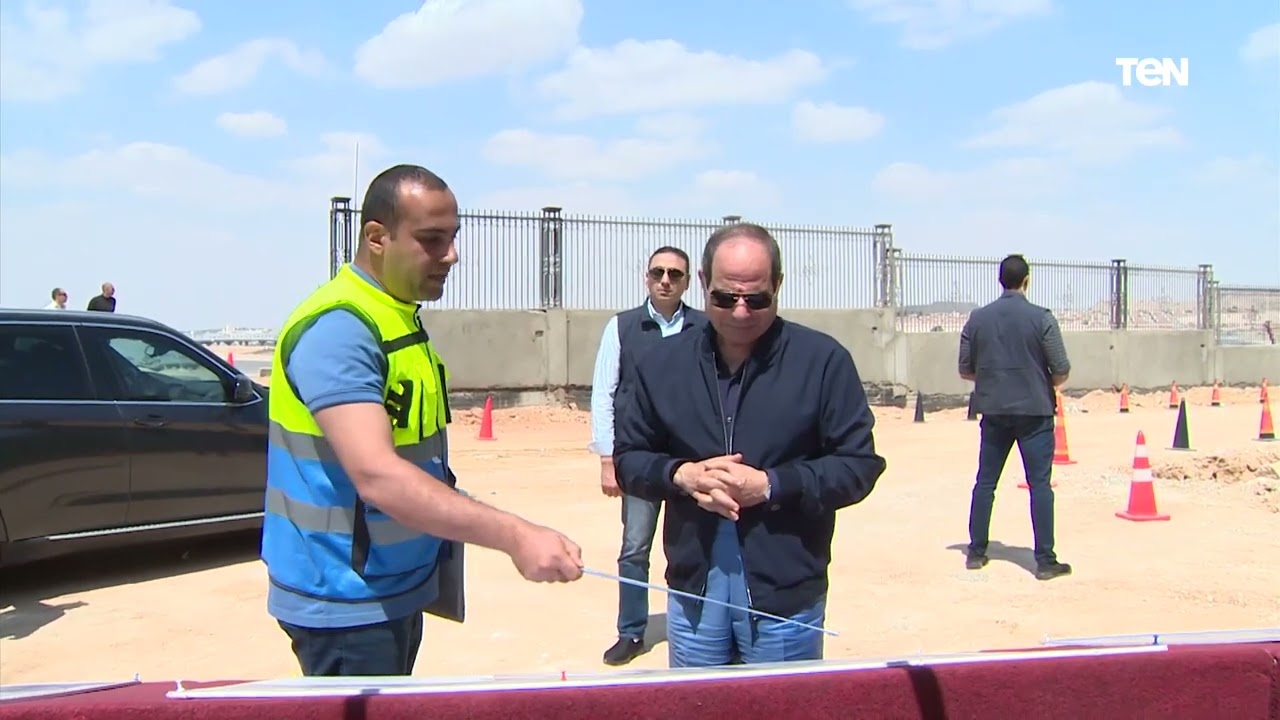 الرئيس السيسي: الأسواق الجديدة فرصة لأهالي المقطم لعرض مشغولات فنية وحرف يدوية