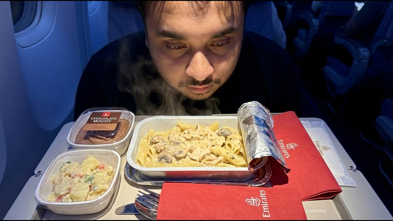 Emirates Flight EK020 Manchester to Dubai - Economy Dinner Service