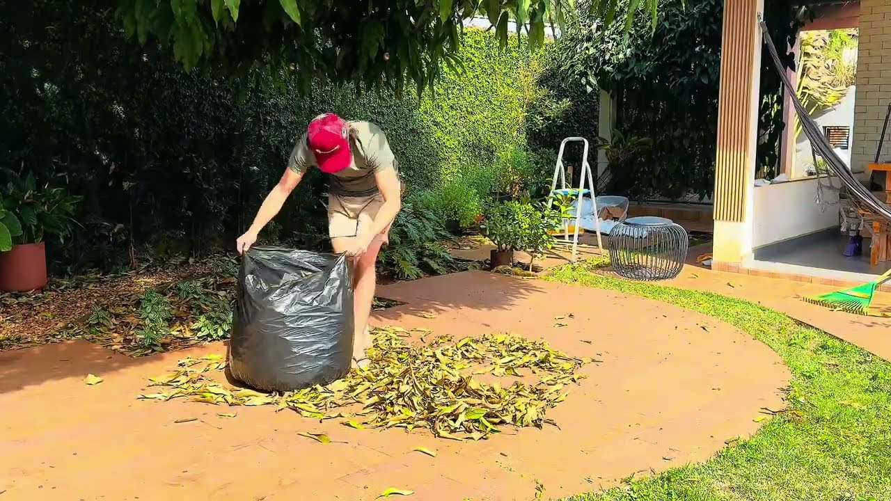 VEM LIMPAR O JARDIM COMIGO