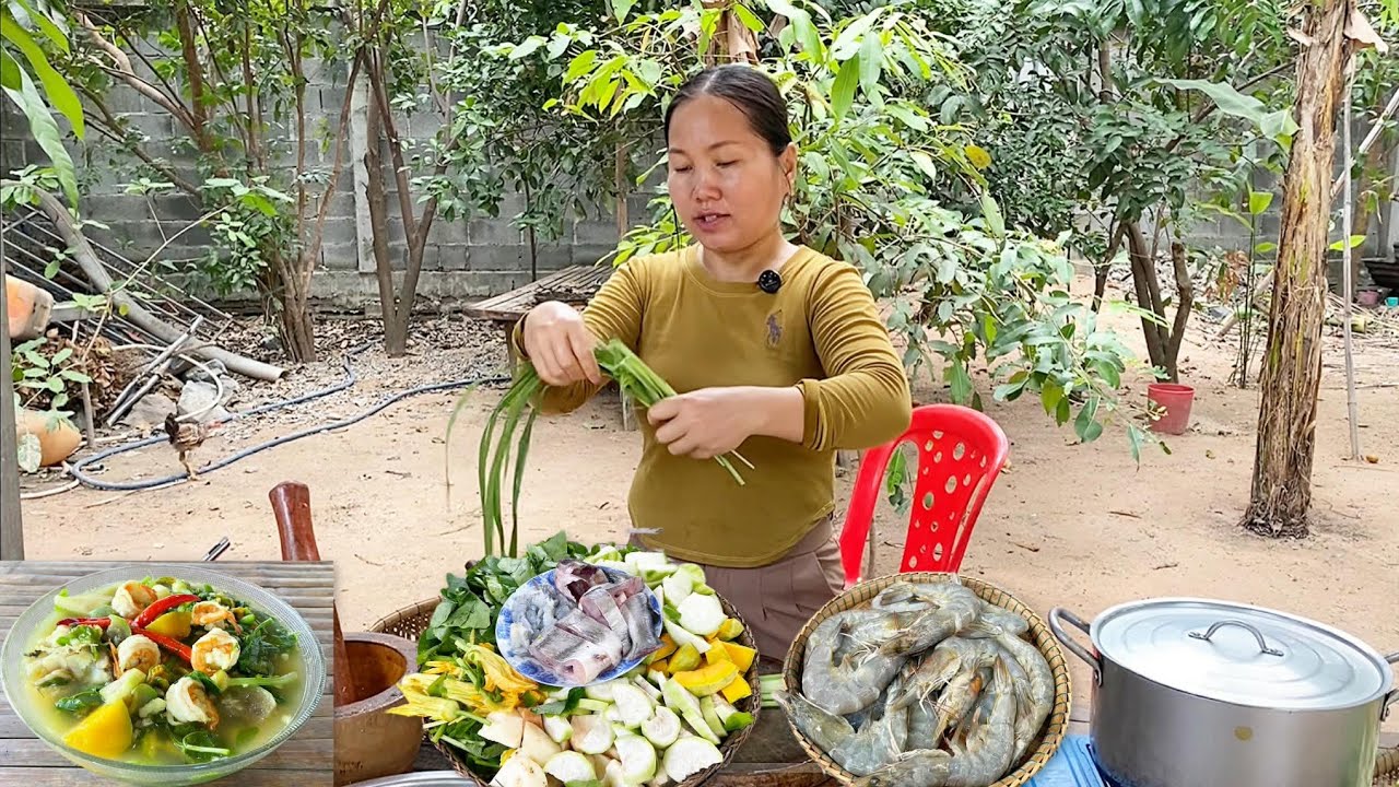 Authentic Khmer Samlor Proher with Fish & Shrimp | Village Cooking with Fresh Ingredients 🌿