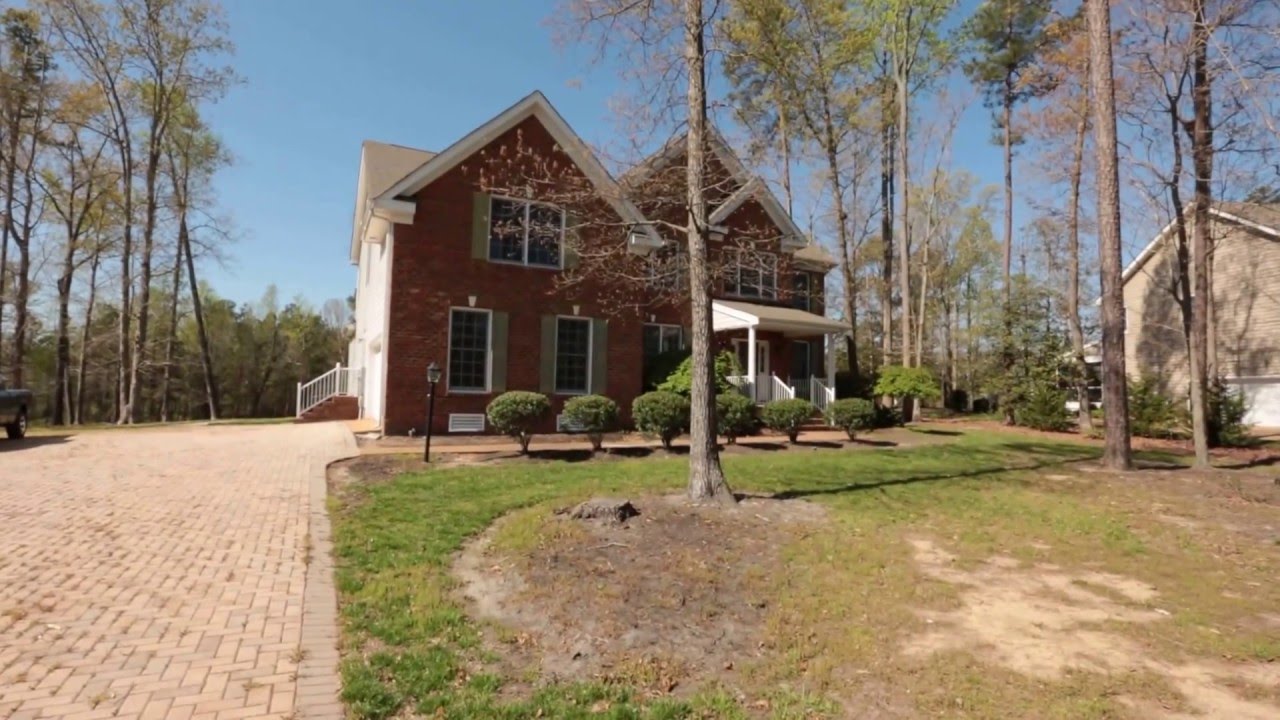 HUGE Home, HUGE Value  6BR 4 1/2 Bath in Golf Course Frontage $425,600