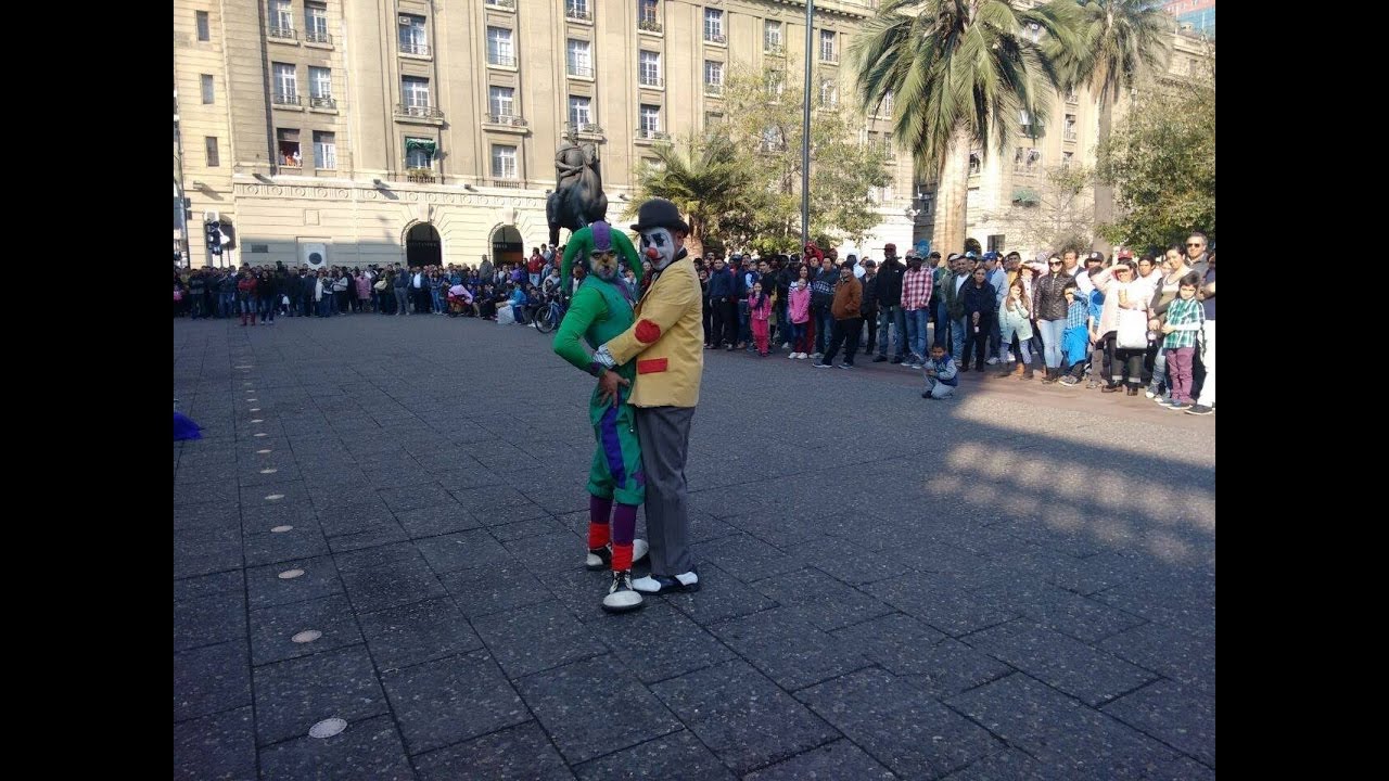 Bufón Namasté y Mimo Jerant - Plaza de Armas Chile