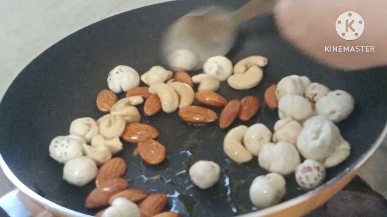 Churma Healthy Recipe | All Seasons Food & Snacks Any time Any where | कम घी और गुड़ से बनाएं चूरमा