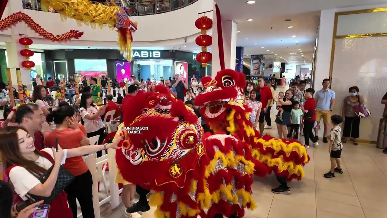 Acrobatic Lion Dance Bangsar South | Khuan Loke