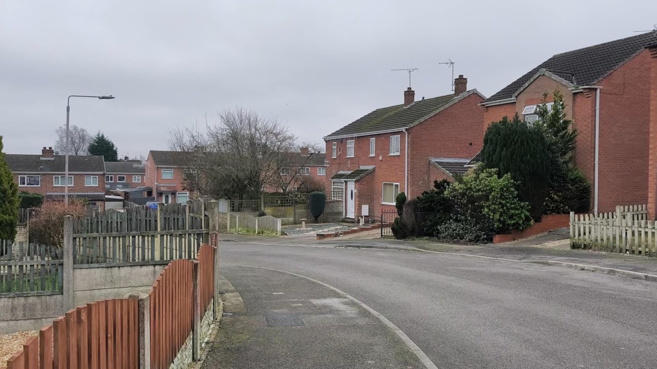 从家里走到邮局和图书馆的街景视频 - Walking to the local post office and library in Mansfield