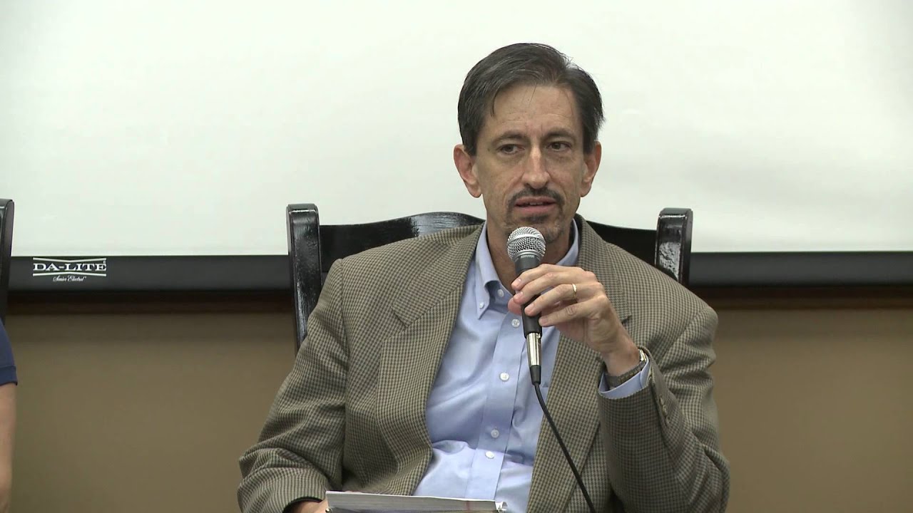 Performing Democracy: Private Citizens on the Public Stage
